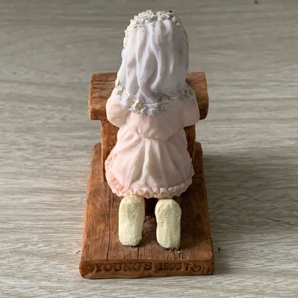 Young’s Praying Girl - Picture 3 of 6